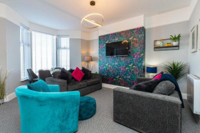 Stylish Seafront Apartment - Sleeps 6 - Gateway to the Lakes